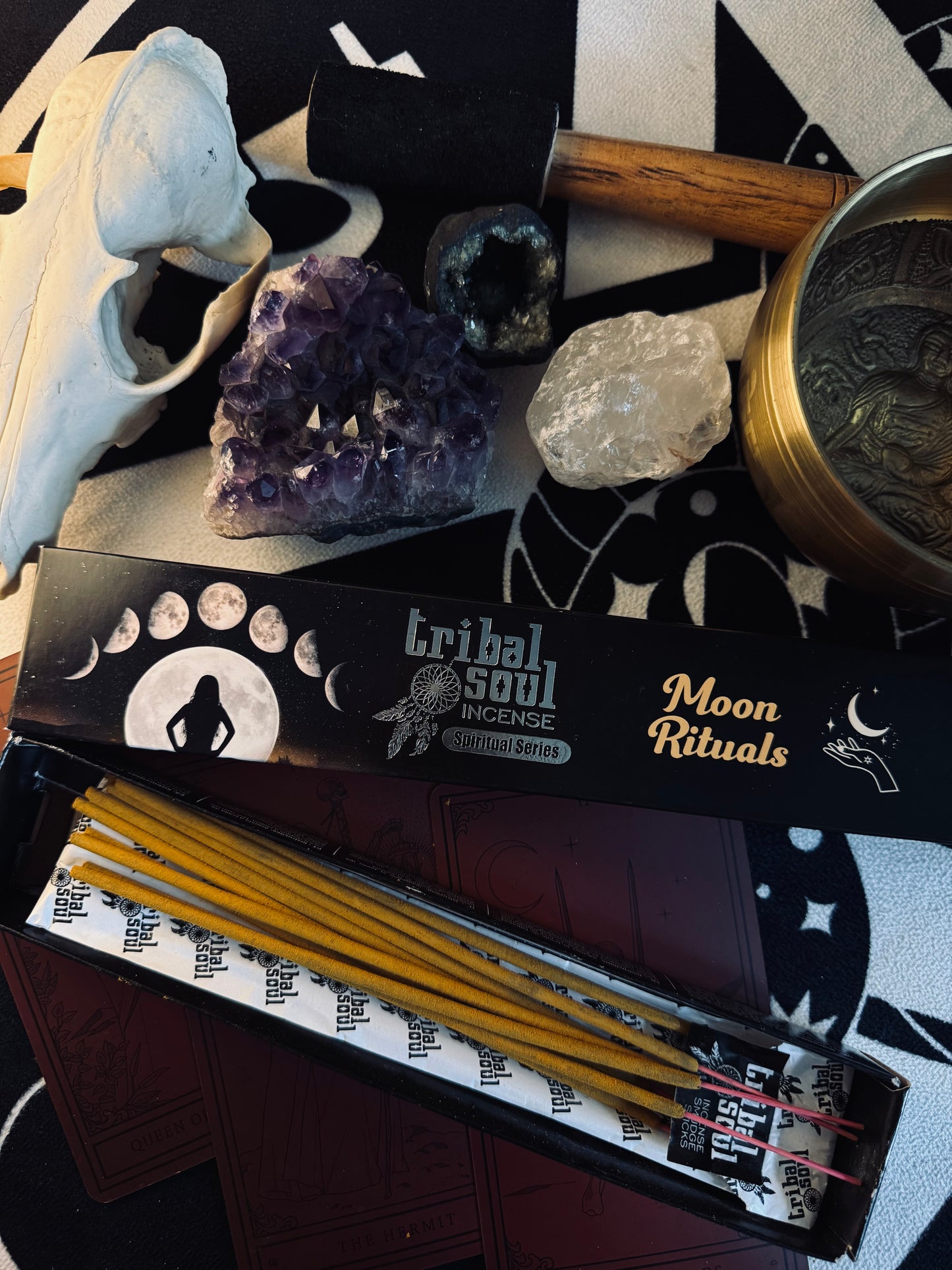 Duchovné vonné tyčinky Tribal Soul a keramický držiak - Mesačný rituál
